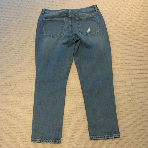Mom Jeans - Picture 4 of 4